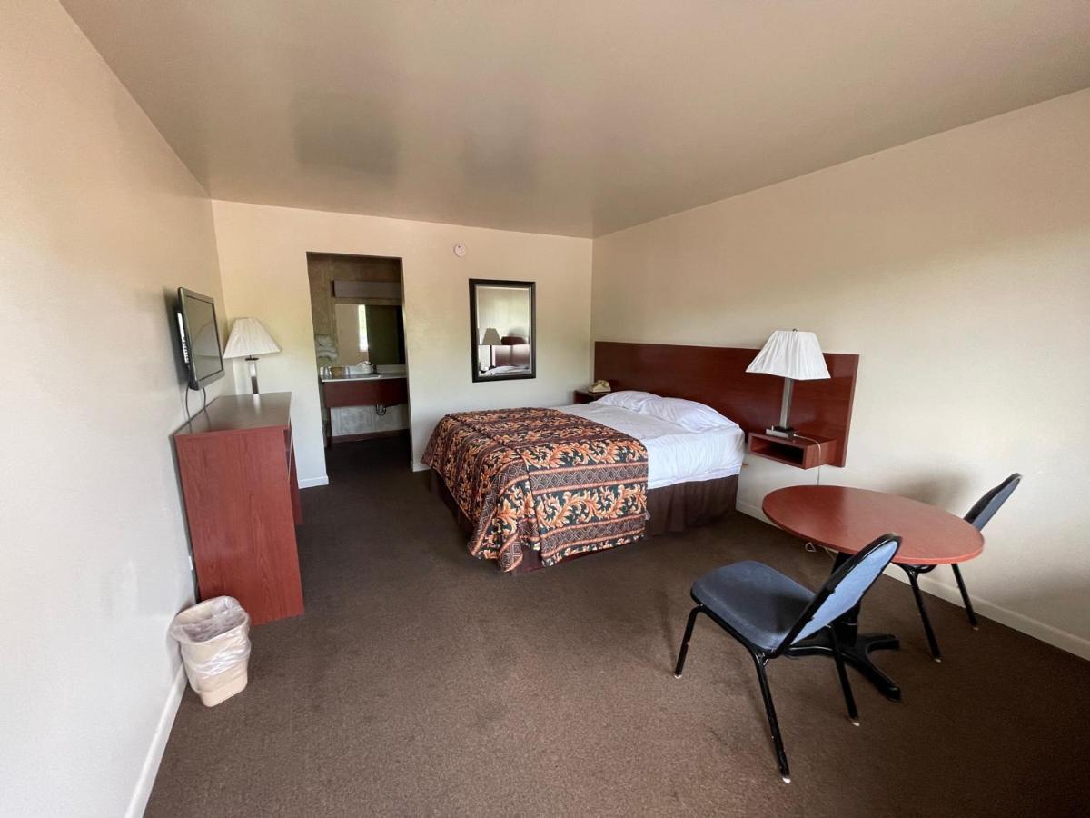 Vibe Inn - Whirlpools Suites - 莱昂斯 外观 照片