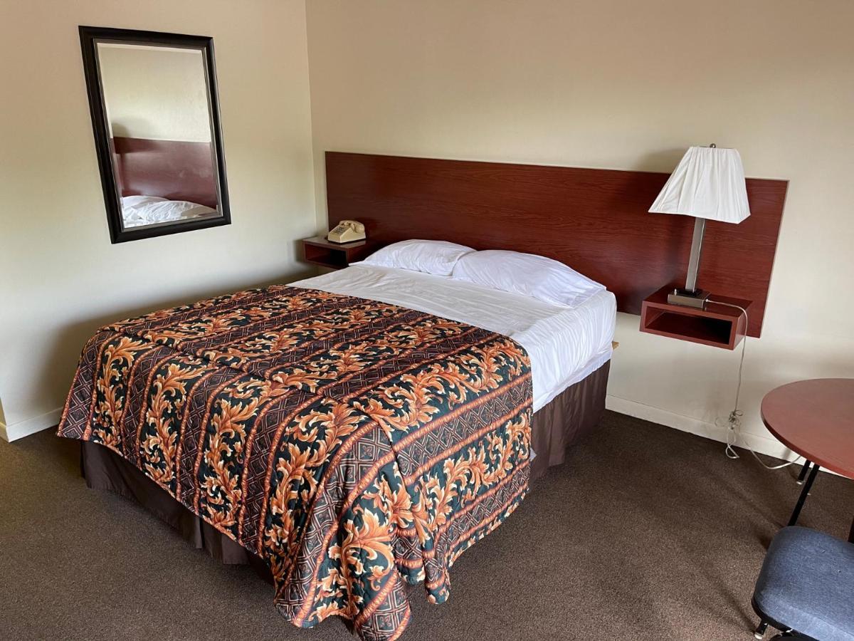 Vibe Inn - Whirlpools Suites - 莱昂斯 外观 照片